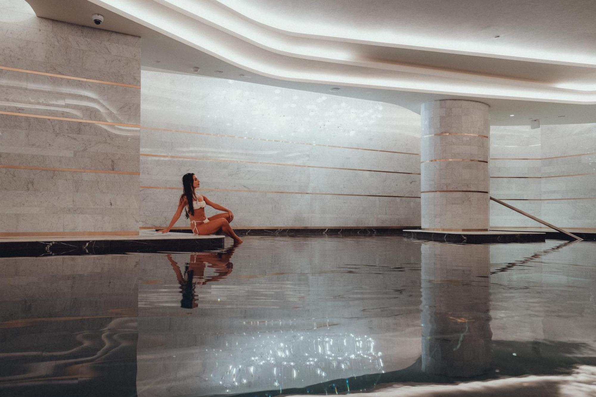 迪拜 Five Luxe酒店 外观 照片 The pool at the spa