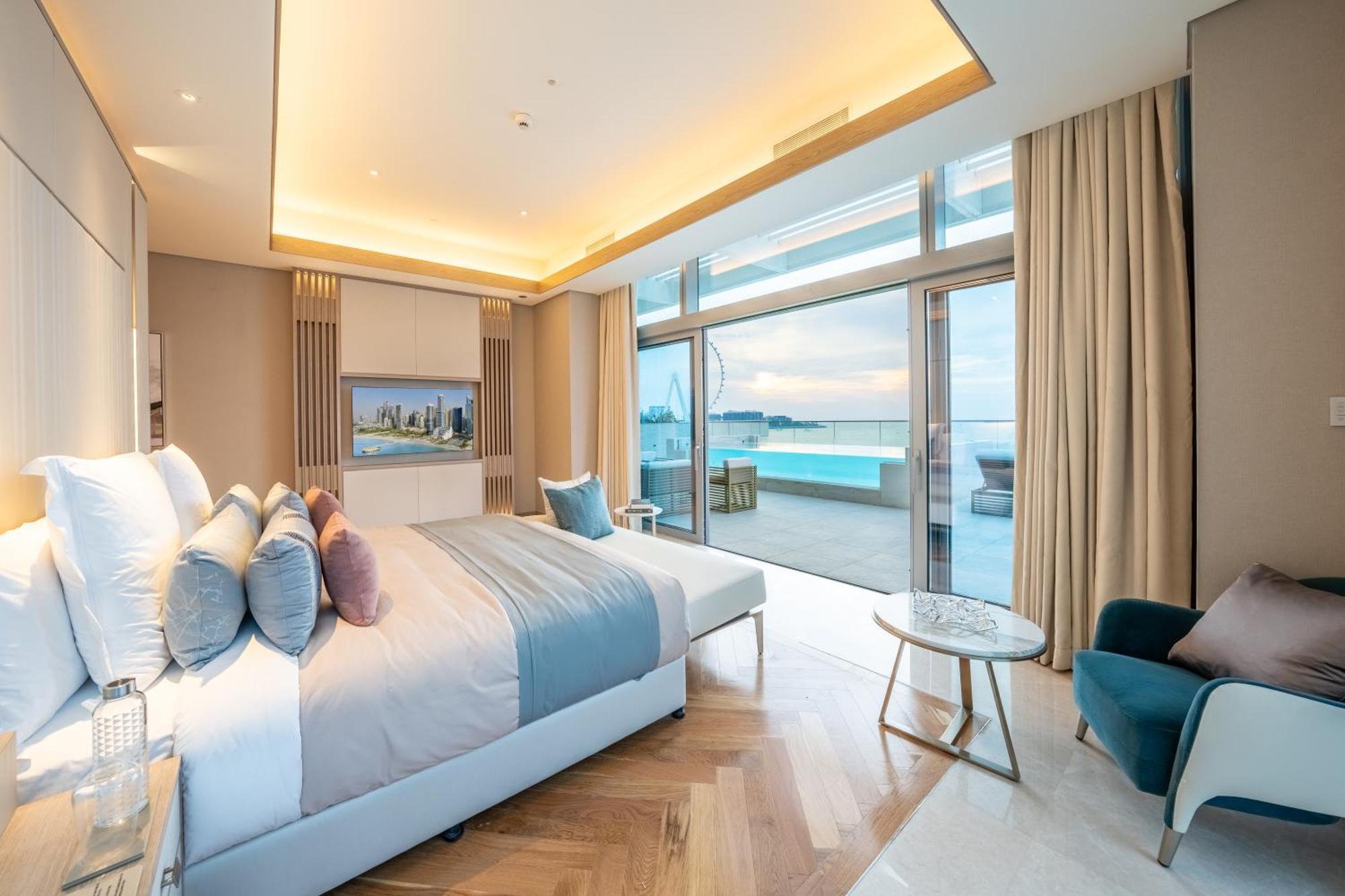 迪拜 Five Luxe酒店 外观 照片 A bedroom at the hotel