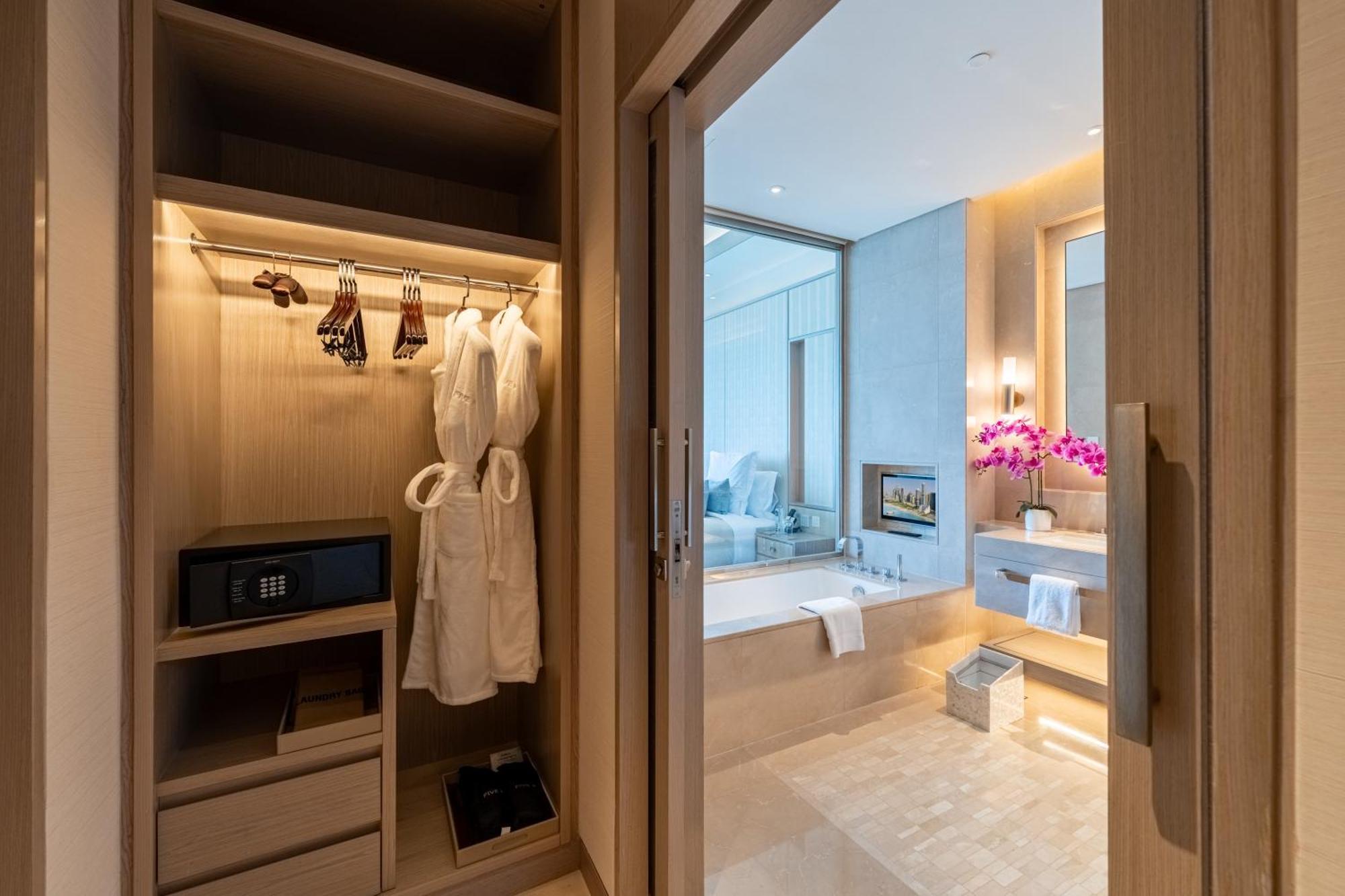 迪拜 Five Luxe酒店 外观 照片 Bathroom