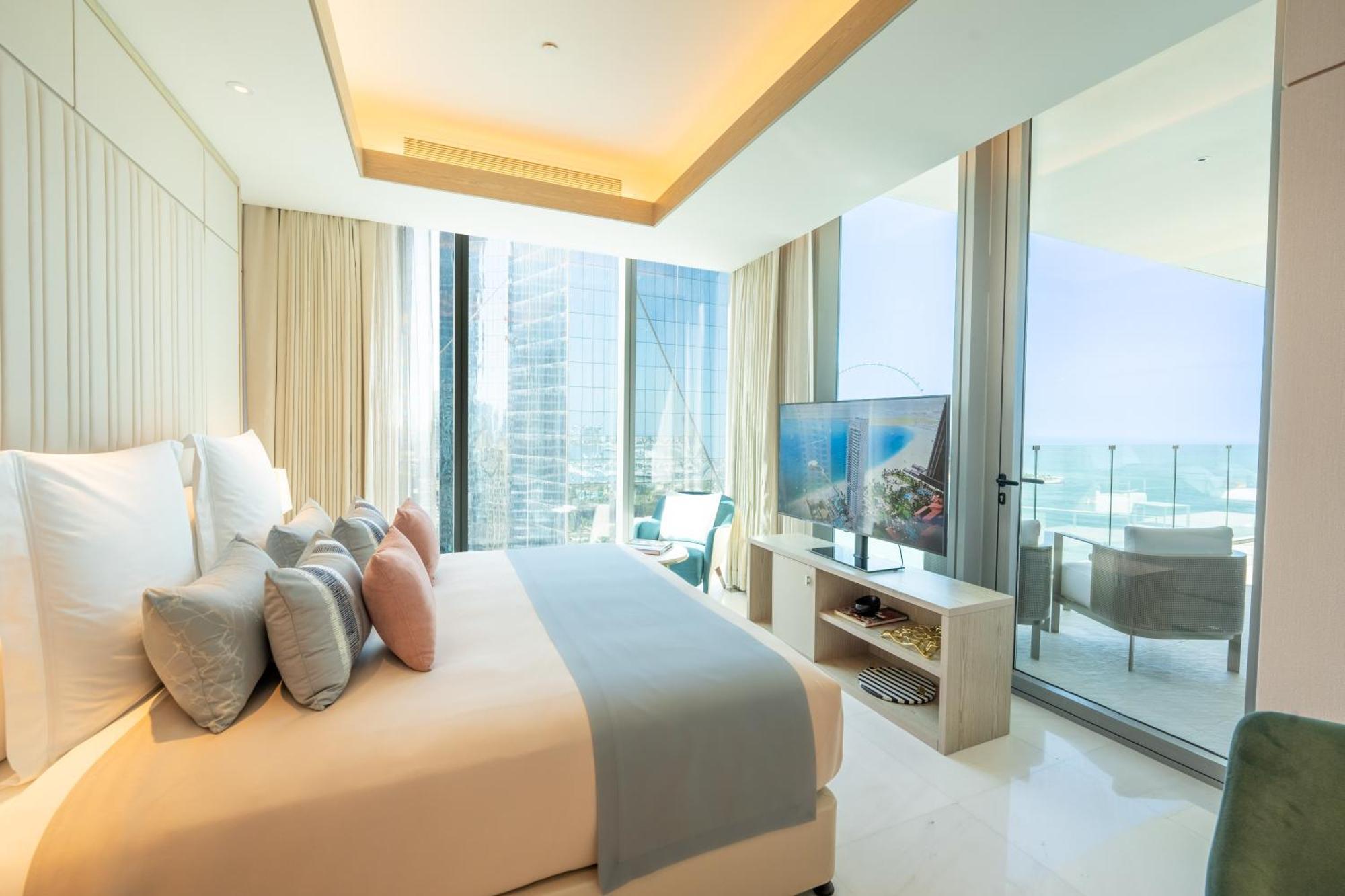 迪拜 Five Luxe酒店 外观 照片 A bedroom at the Ritz-Carlton, Maldives