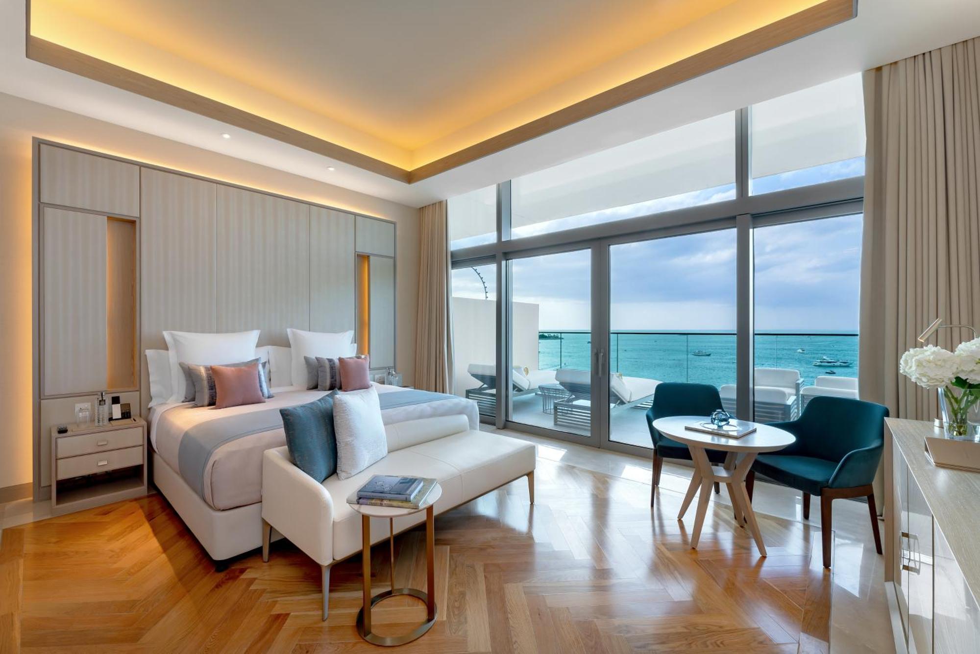 迪拜 Five Luxe酒店 外观 照片 A bedroom at the hotel